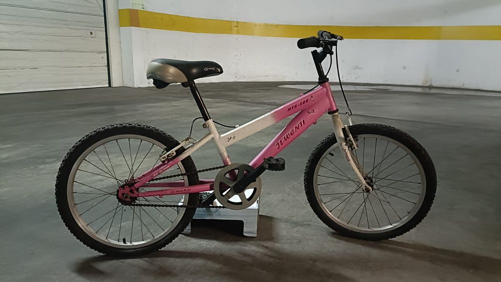 Bicicleta de menina 10 anos (estilo Btt)roda 20
