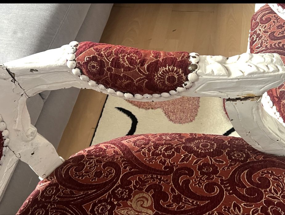 Zestaw mebli drewnianych