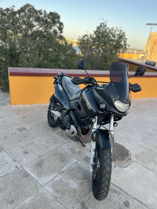 Vendo moto 650cc