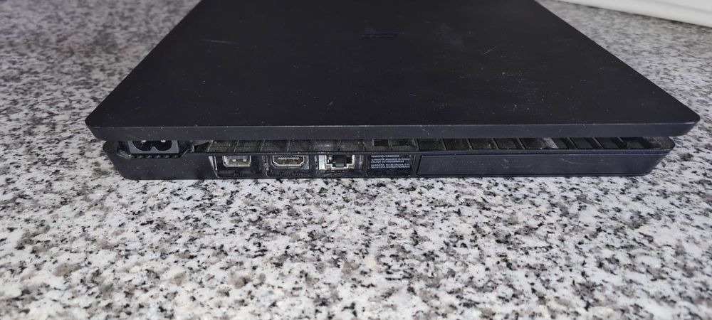 Playstation 4 Slim 1TB