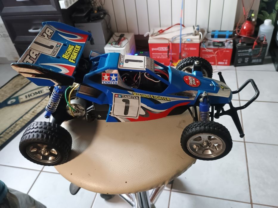 Zdalnie sterowany tamiya rising fighter
