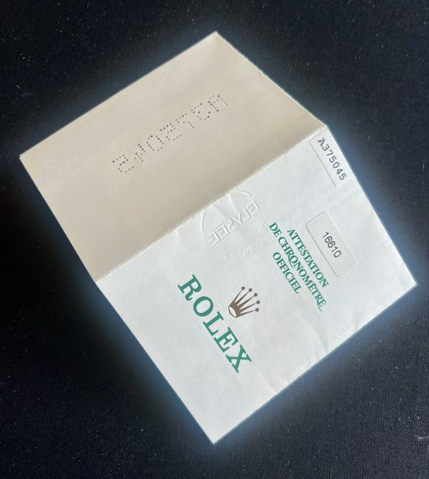 Rolex Submariner date  40 mm , ref . 16610 men . Year 1999