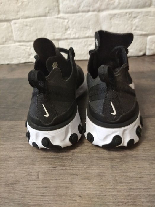 кросівки Nike react element