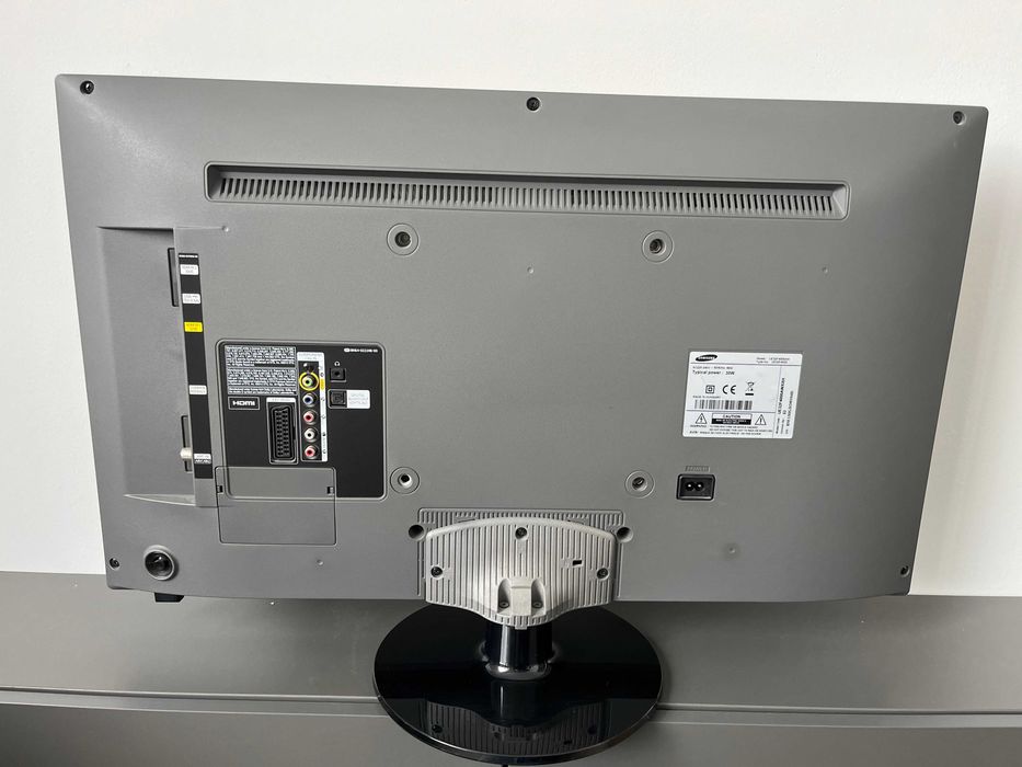 Telewizor Samsung 32" + Dekoder DVB-T2/HEVC + Kable | Pełny Zestaw