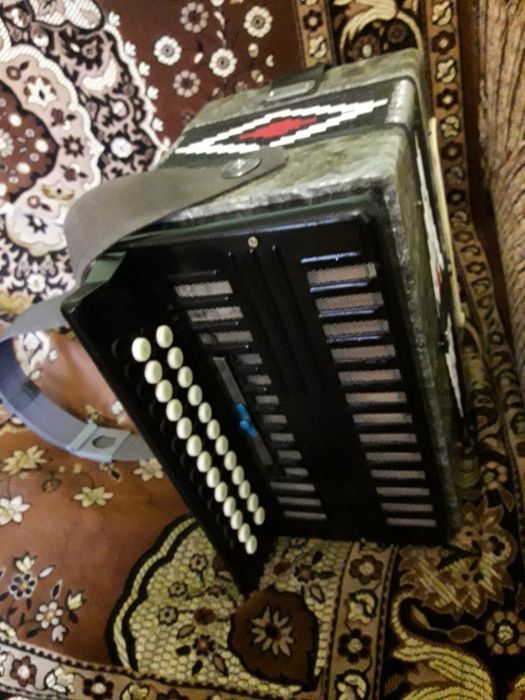 Продам Тульскую гармонь  3-4  голосую