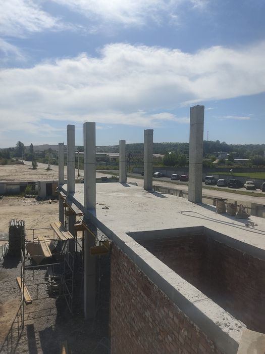 Надаєм послуги :Монолітні роботи Особняки