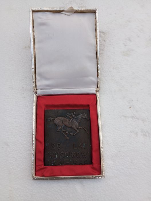 Medal z brązu - 6 x 7 cm - 125 lat Wyścigów