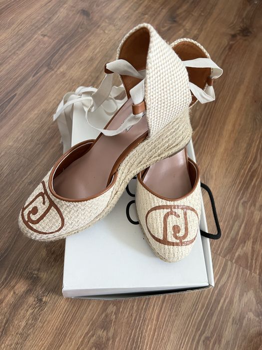 Lju Jo 40 buty na koturnach espadryle beżowe brąz wiązane platformy
