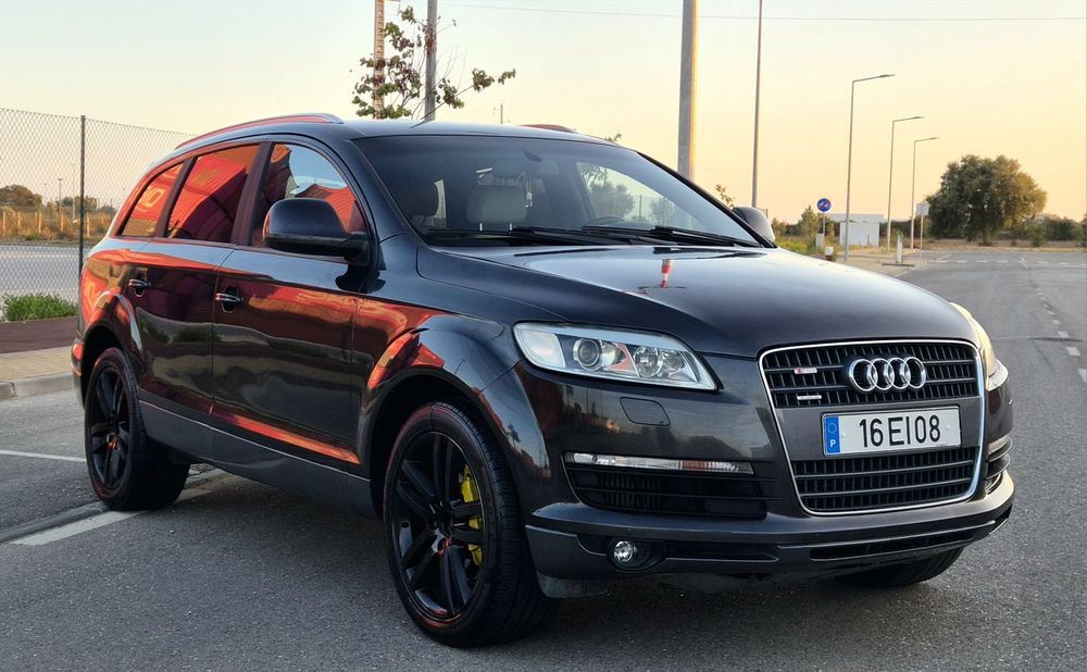 AUDI Q7 3.0 TDI V6 240 CV 7 lugares