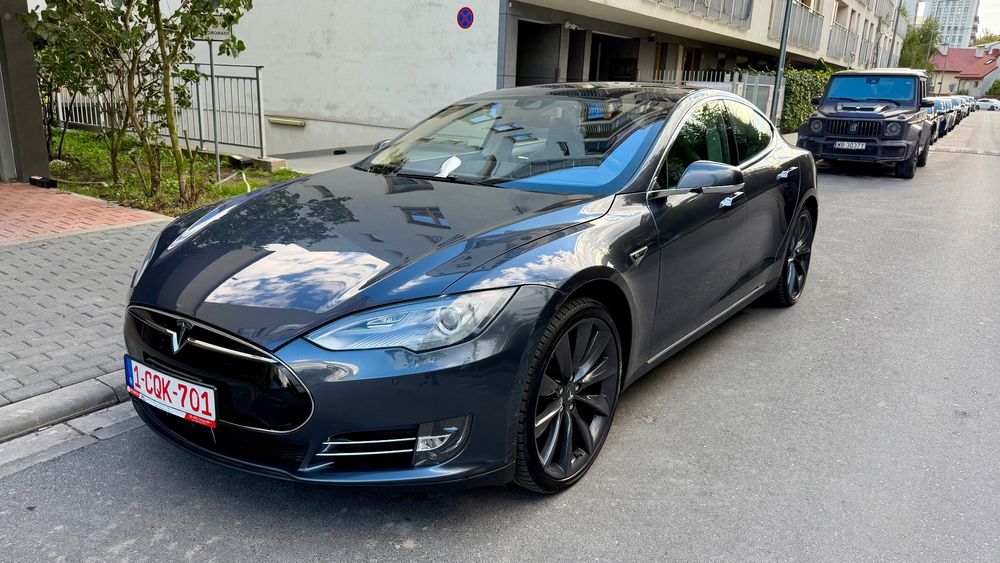 Tesla Model S