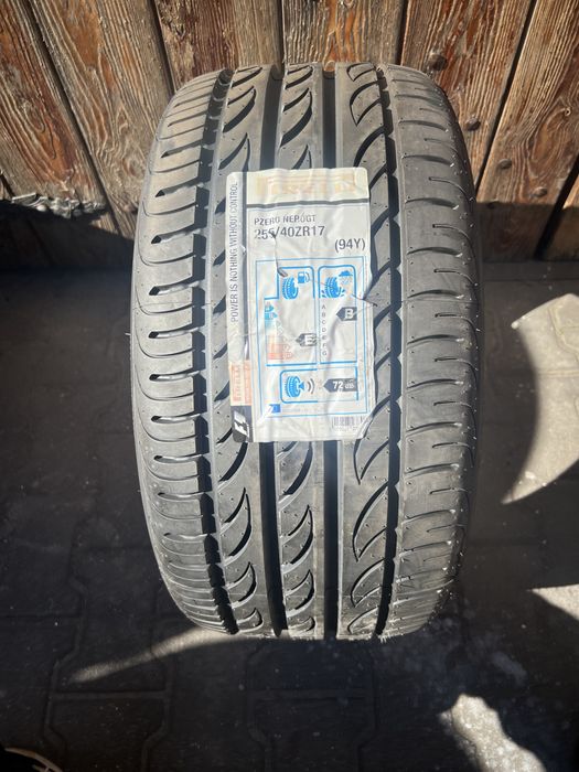 *Opona Pirelli 255/40/17 pojedynka
