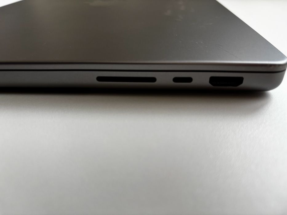 Macbook Pro M2 1T SSD, 32Gb