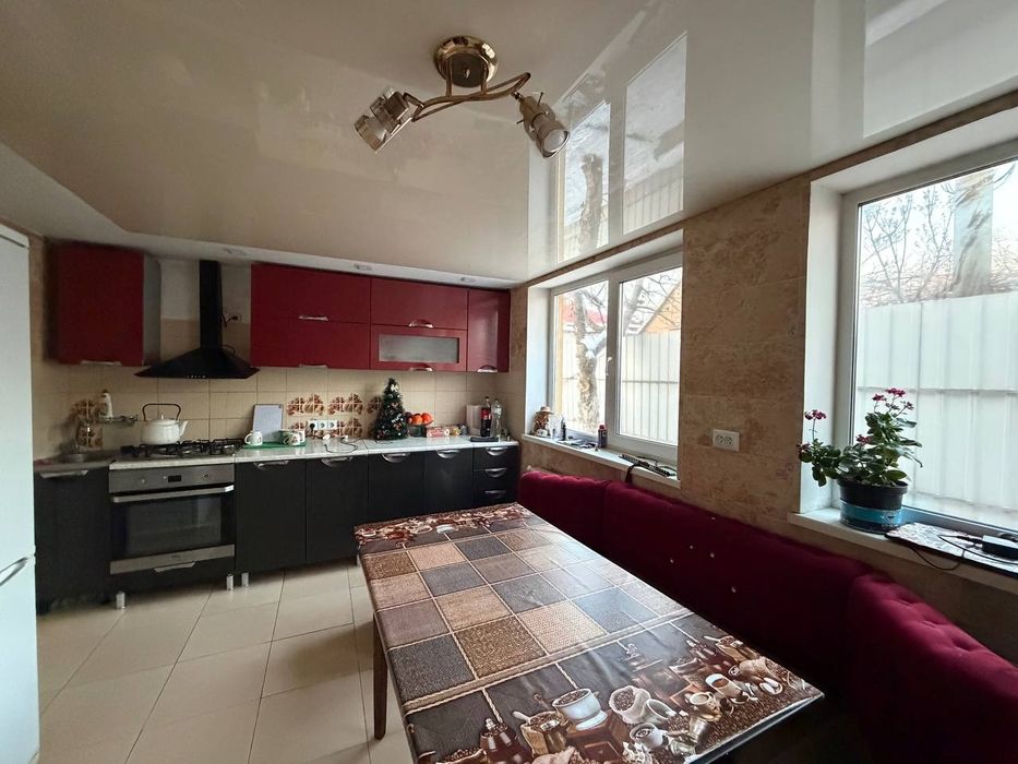 Терміново! Продам будинок з меблями і технікою у Вінниці