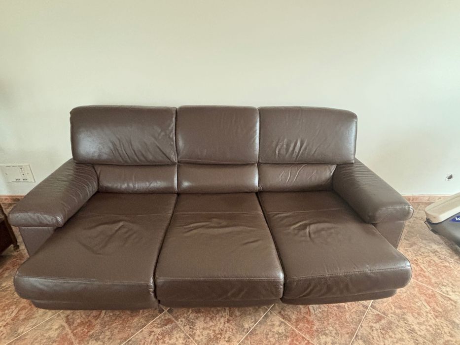 Sofá 3 lugares em pele verdadeira