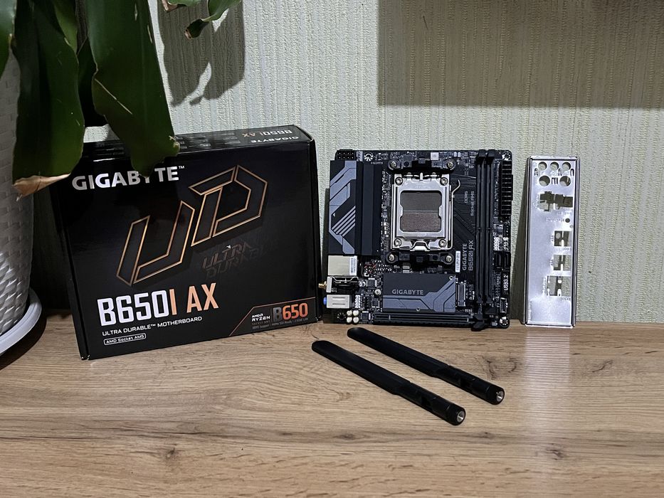 РОЗСТРОЧКА ВІД МОНО НА 3 МІСЯЦІ! Gigabyte B650I AX крута та сучасна ITX материнська плата