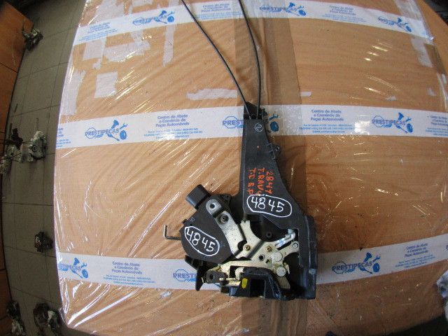 Fechadura / fecho porta trás direito TOYOTA RAV4 II (_A2_)
