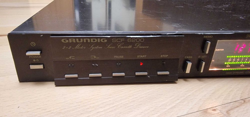 Grundig SCF 6200 magnetofon kasetowy szuflada