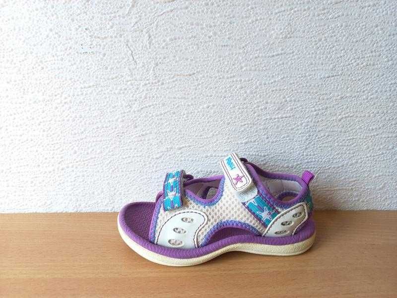 Класні босоніжки clarks uk6/22,5 р. устілка 14,5 см