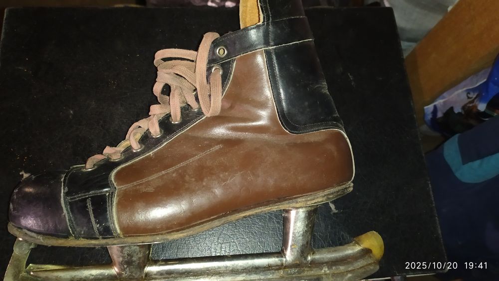 Ковзани чоловічі і жіночі