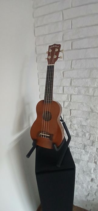 Ukulele + stojak MAKALA