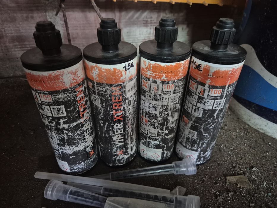 Vendo resina pra chumbar fero melhor  oferta