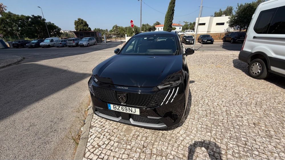 Peugeot 5008 hibrido 2025
