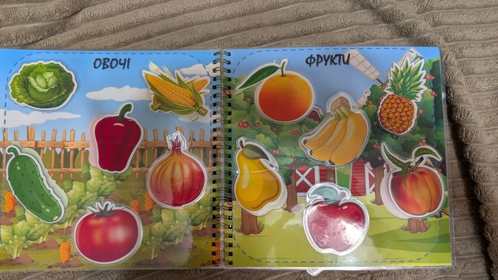 Книжка, ігри на липучках для малюків