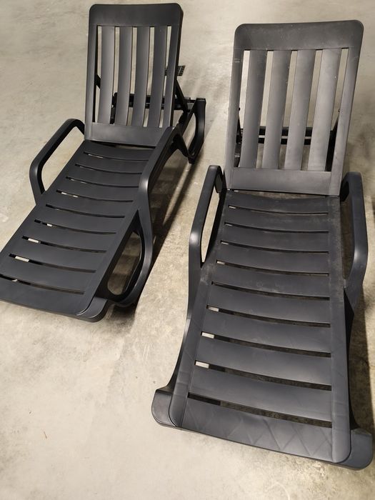 Vendo 2 espreguicadeiras