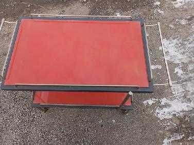 Stary barek na kółkach PRL