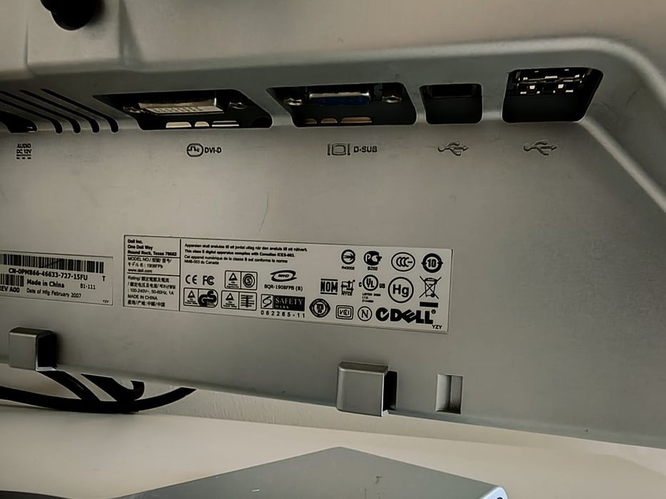 Monitor 15' polecam