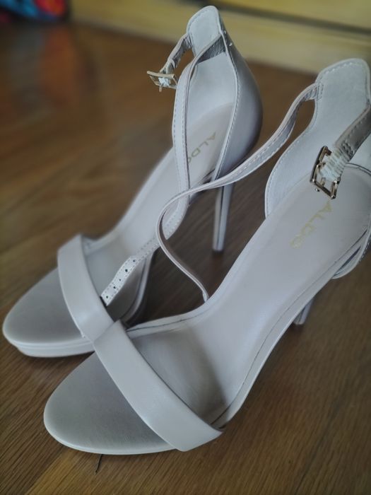 Sandálias salto alto Aldo novas Tam: 36