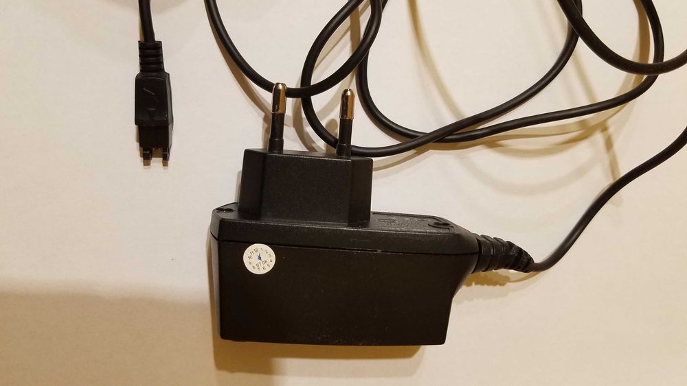 Telefon komórkowy Ericsson R320s kultowy model + ładowarka, pudełko, płyta CD stan BDB