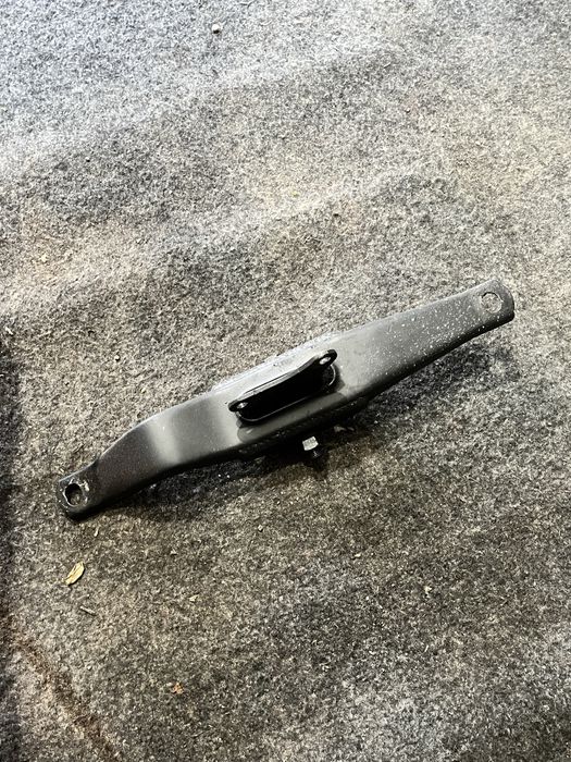 Посилена траверса коробки ВАЗ 4ст