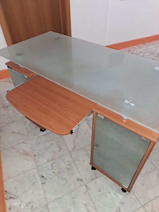 Secretária para computador