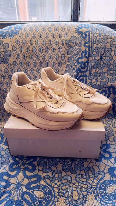 Кроссовки размер 37