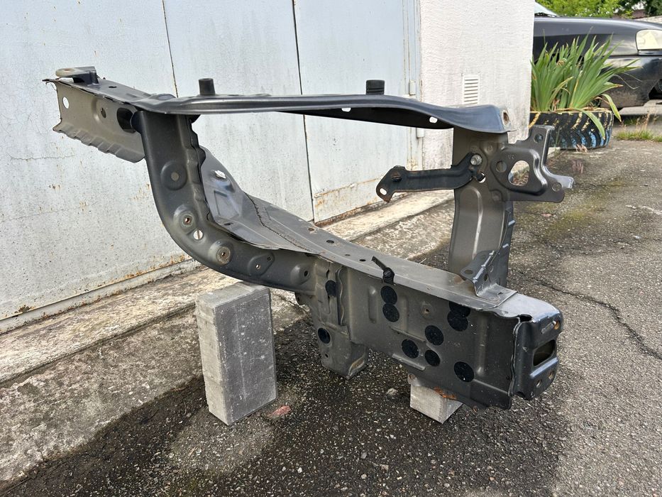 Передній лівий лонжерон на Toyota Avalon 2013-2018 року