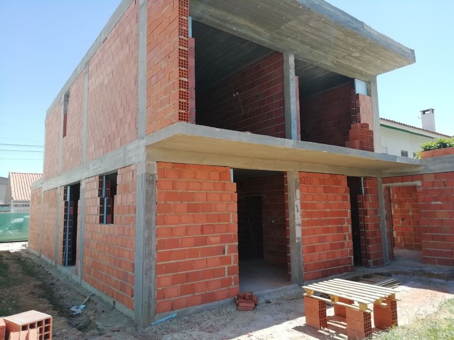 ladrilhador pedreiro polivalente remodelações