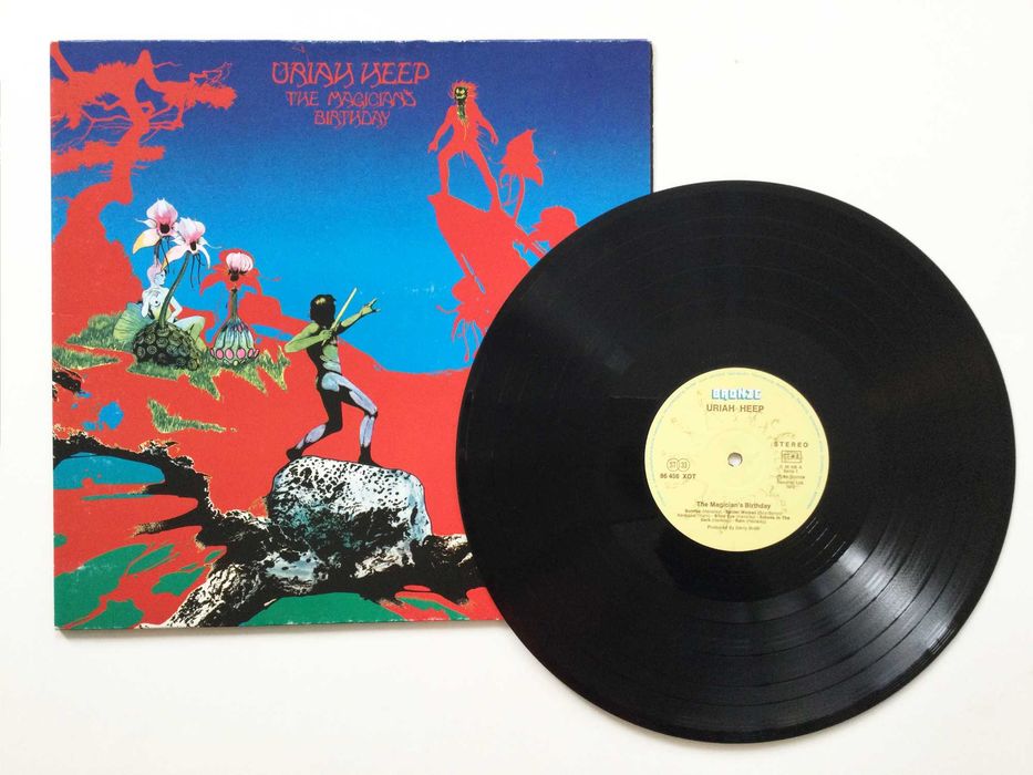3 álbuns de rock dos anos 70 - Queen, Dire Straits, Uriah Heep