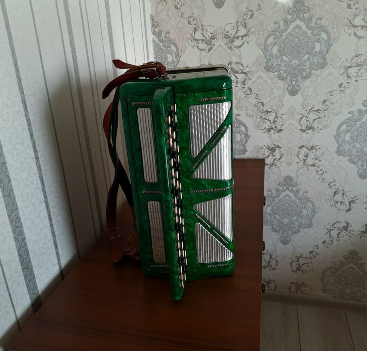 Продам баян ера 74 новий