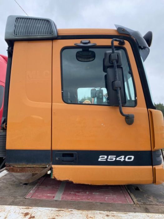 kabina mercedes actros  budowlana 8x8 8x6 8x4 6x4 6x6 4x4