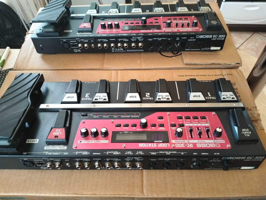 Zestaw 2x Boss RC-300 Loop Station zintegrowany