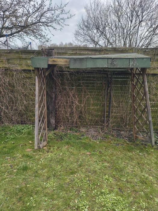 Stojak domek na drewno za darmo