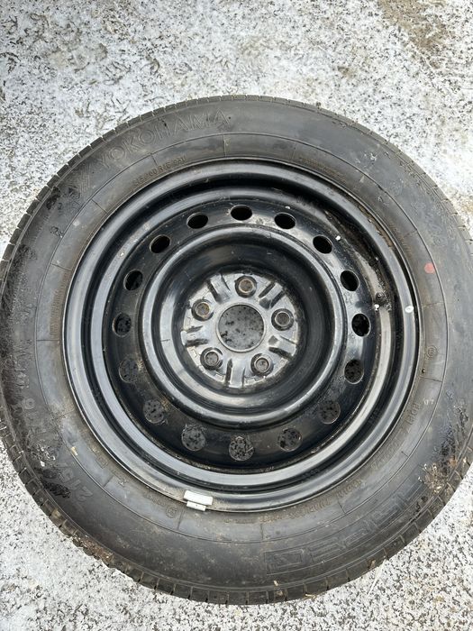 Запаской 215/60 r16