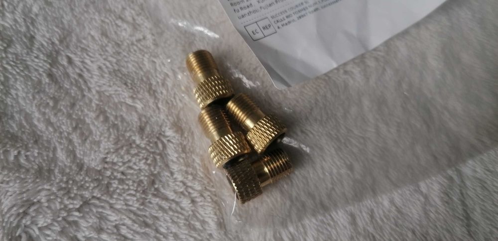 Adapter do pompowania roweru na stacji benzynowej 2 sztuki