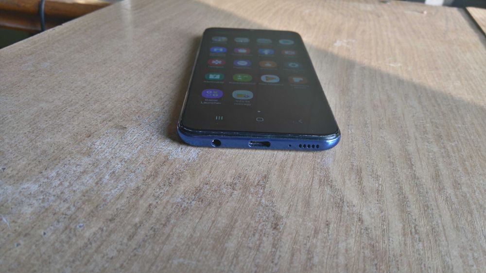 Samsung Gаlaxy A40 SM-A405FN/DS (5.9" /  64Гб / 4Гб / 8ядер)