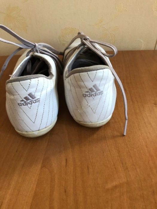 кроссовки ADIDAS кожа 35 размер