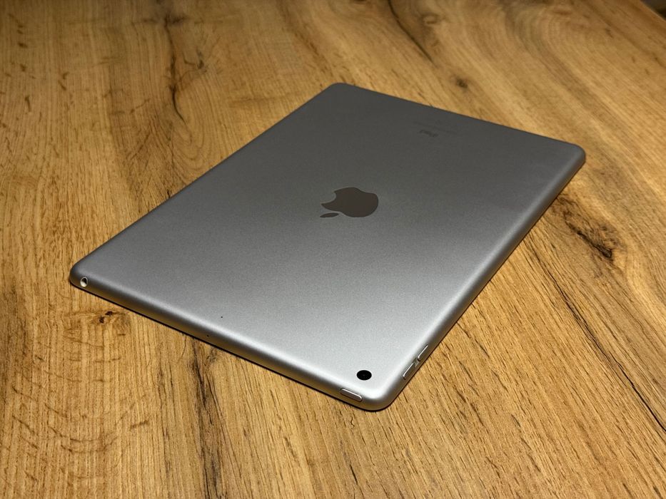 Apple iPad 8gen, 10.2" Srebrny Wifi - bardzo dobry stan - FV Marża