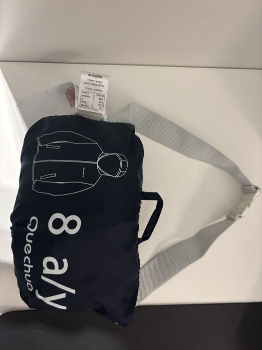 Kurtka przeciwdeszczowa granatowa Quechua rozmiar 125/132 cm