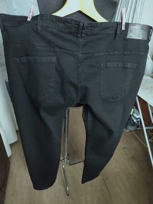 Джинсы D555 tapered red jeans United Kingdom w52-54 stretch black.