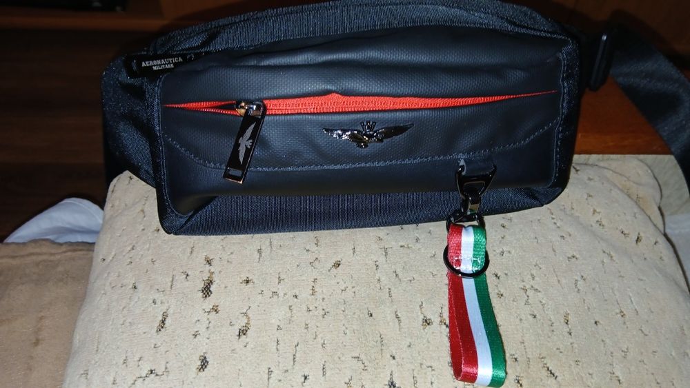 Nerka, torba na pas  włoskiej marki Aeronautica Militare nowa